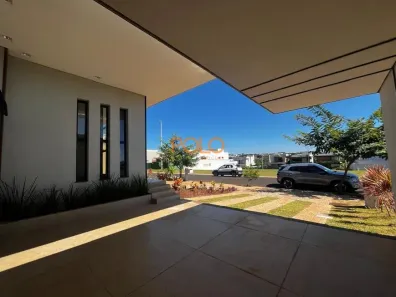 Casa de Condomínio com 3 Quartos para alugar, 212m² no Gávea, Uberlândia