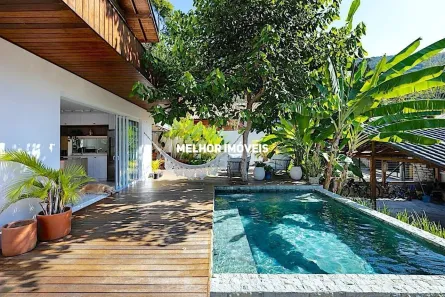 Casa com 3 Quartos à venda, 275m² no Praia das Taquaras, Balneário Camboriú