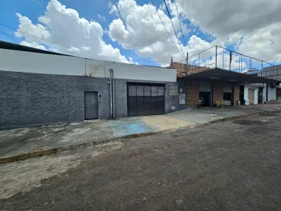 Galpão/Depósito/Armazém com 3 Quartos à venda, 472m² no Setor Sudoeste, Goiânia