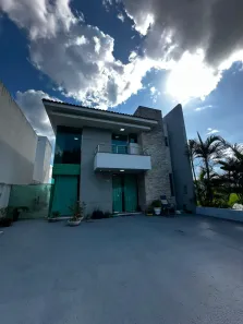 Casa de Condomínio com 3 Quartos para venda ou aluguel, 280m² no Tarumã, Manaus