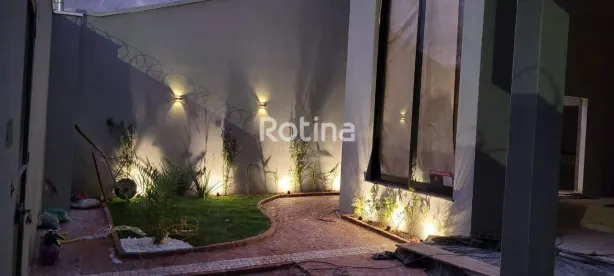 Casa com 3 Quartos à venda, 175m² no Jardim Brasília, Uberlândia