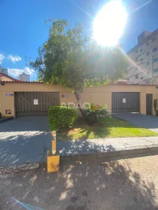 Casa com 5 Quartos à venda, 400m² no Vila Rosa, Goiânia