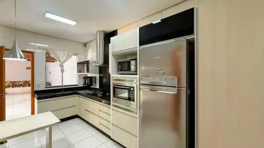 Casa com 3 Quartos à venda, 210m² no Jardim Atlântico, Goiânia