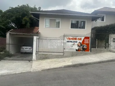 Casa com 3 Quartos à venda, 220m² no Bom Retiro, Joinville