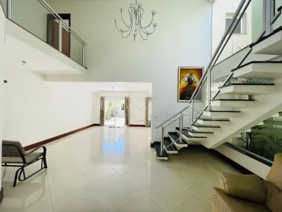 Sobrado com 3 Quartos para alugar, 360m² no Jardim, Santo André