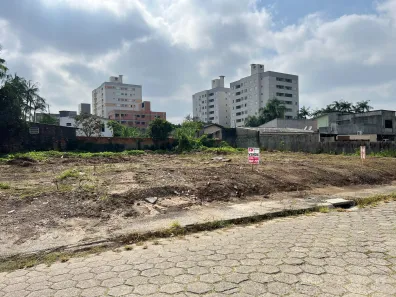 Lote/Terreno à venda, 810m² no Universitário, Criciúma