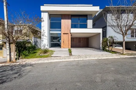 Casa de Condomínio com 4 Quartos à venda, 292m² no São Braz, Curitiba