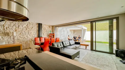 Casa de Condomínio com 3 Quartos para venda ou aluguel, 200m² no Tamboré, Santana de Parnaíba