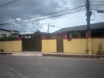 Imóvel Comercial com 4 Quartos para alugar, 400m² no Parque 10 de Novembro, Manaus