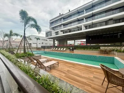 Apartamento com 2 Quartos à venda, 71m² no Jurerê, Florianópolis