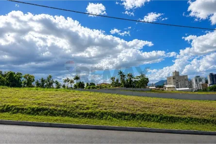 Lote/Terreno à venda, 360m² no Estados, Indaial
