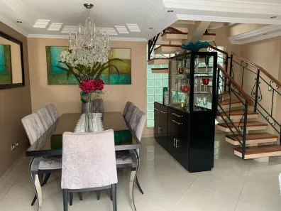 Sobrado com 3 Quartos à venda, 238m² no Laranjeiras, Caieiras