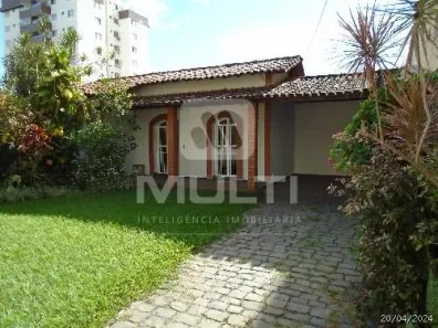 Casa com 3 Quartos para alugar, 301m² no Saraiva, Uberlândia