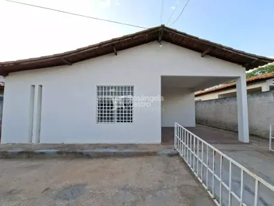 Casa com 3 Quartos para alugar, 100m² no Cristo Rei, Teresina