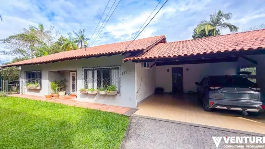 Casa com 3 Quartos para alugar, 211m² no Salto do Norte, Blumenau