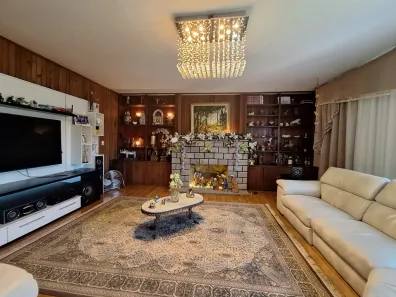 Casa com 6 Quartos à venda, 800m² no Quarteirão Ingelheim, Petrópolis