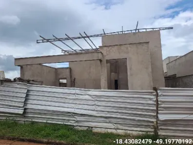 Casa com 3 Quartos à venda, 300m² no RES PARIS PARK, Araporã
