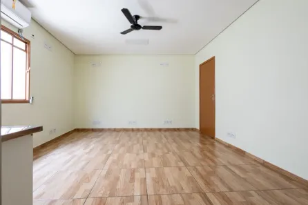 Ponto Comercial com 4 Quartos para alugar, 56m² no Parque Maria Domitila, São Paulo