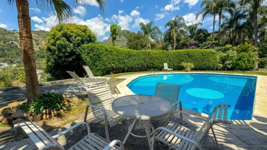 Casa com 4 Quartos à venda, 13132m² no Corrêas, Petrópolis