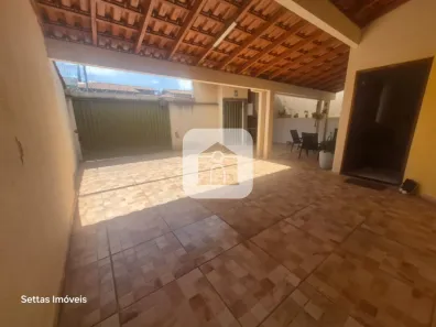 Casa com 3 Quartos à venda, 186m² no Santa Luzia, Uberlândia
