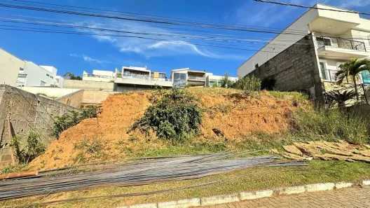 Lote/Terreno à venda, 420m² no São Pedro, Juiz de Fora