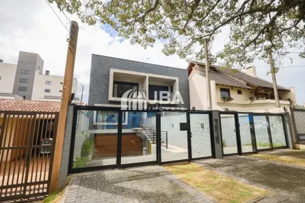 Sobrado com 3 Quartos à venda, 261m² no Bacacheri, Curitiba