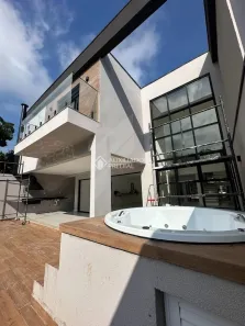 Sobrado com 4 Quartos à venda, 341m² no Represa, Ribeirão Pires