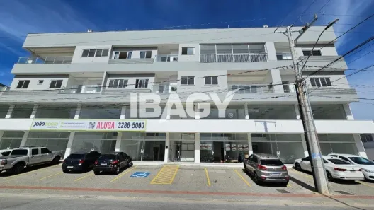 Apartamento com 3 Quartos para alugar, 136m² no Centro, Palhoça