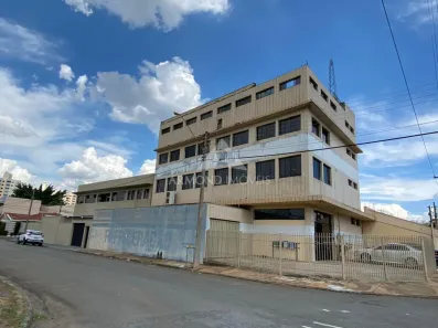 Prédio Comercial com 9 Quartos para alugar, 208m² no Nova Americana, Americana