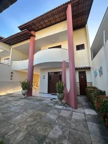 Casa com 4 Quartos para alugar, 266m² no Parque Manibura, Fortaleza