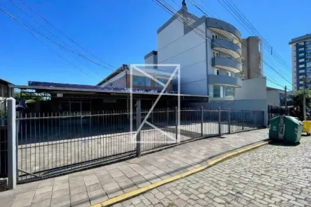 Casa para alugar, 900m² no Sagrada Família, Caxias do Sul