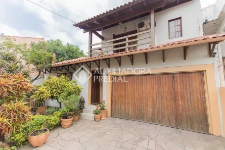 Sobrado com 3 Quartos à venda, 249m² no Nonoai, Porto Alegre