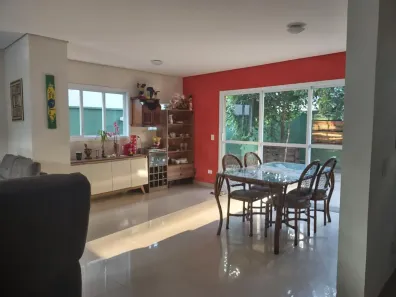 Casa de Condomínio com 4 Quartos para alugar, 260m² no Jardim São Vicente, Cotia