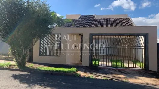 Sobrado com 3 Quartos para alugar, 220m² no Universitário, Londrina