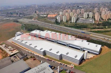 Galpão/Depósito/Armazém para alugar, 2370m² no Sítio Guarehy, Carapicuíba