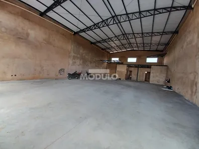 Galpão/Depósito/Armazém para alugar, 360m² no Novo Mundo, Uberlândia