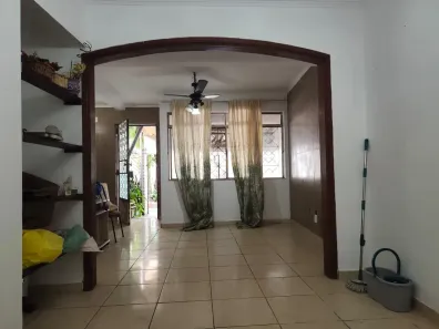 Sobrado com 2 Quartos à venda, 90m² no Marapé, Santos