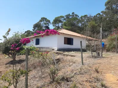 Fazenda/Sítio com 3 Quartos à venda, 1200m² no , Santana dos Montes