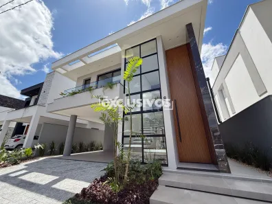 Casa com 3 Quartos à venda, 238m² no Vila Nova, Joinville