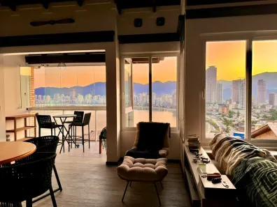 Casa de Condomínio com 3 Quartos à venda, 199m² no Canto da Praia, Itapema