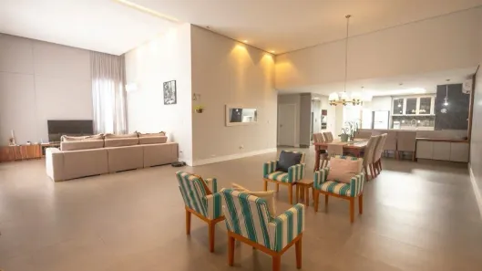 Casa com 3 Quartos à venda, 202m² no Aventureiro, Joinville