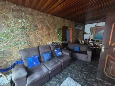 Sobrado com 5 Quartos à venda, 250m² no Canhema, Diadema