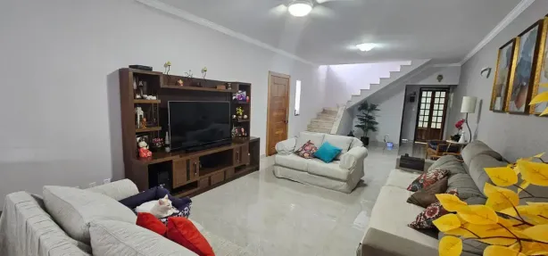 Sobrado com 4 Quartos à venda, 180m² no Vila Romero, São Paulo