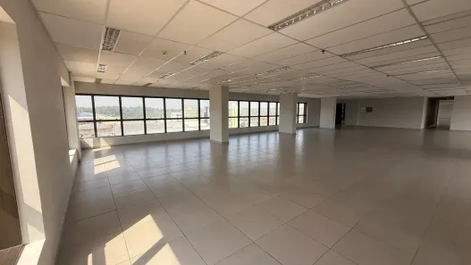 Prédio Comercial para alugar, 636m² no Recanto Sombra do Ipê, Santana de Parnaíba