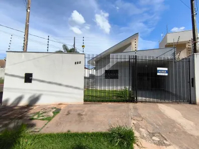 Casa com 3 Quartos para alugar, 90m² no Parque Hortência, Maringá