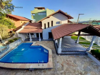 Casa com 5 Quartos à venda, 249m² no Armação, Penha