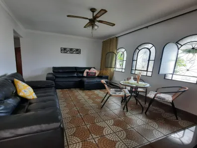 Casa com 3 Quartos à venda, 303m² no Vila Palmares, Santo André