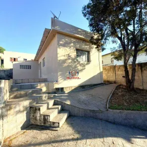 Casa com 2 Quartos para alugar, 145m² no Ouro Preto, Belo Horizonte