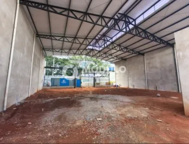 Galpão/Depósito/Armazém para alugar, 500m² no Carajás, Uberlândia