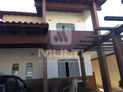 Casa com 3 Quartos à venda, 250m² no Santa Rosa, Uberlândia
